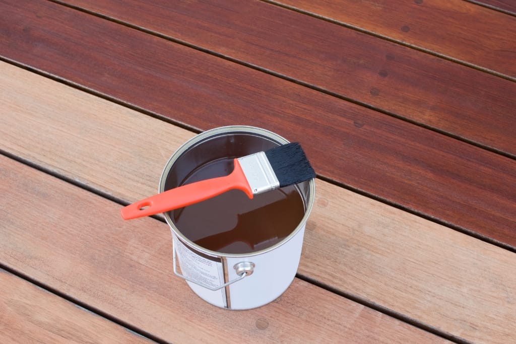 5 Tips For Choosing A Deck Stain To Match Your House