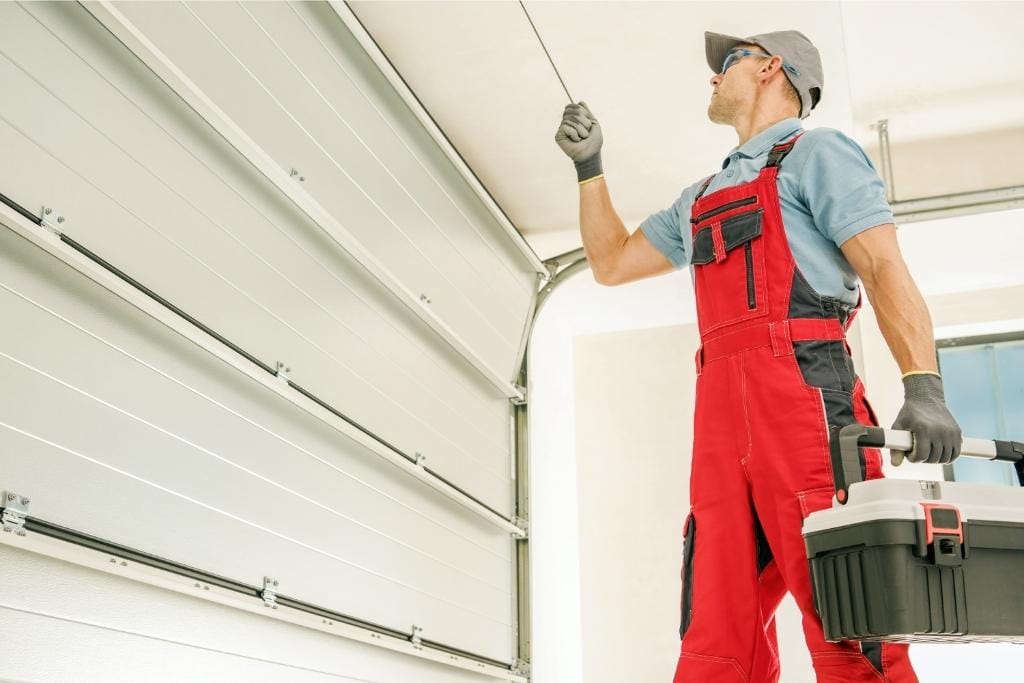 5 Tips For Hiring A Garage Door Repair Company