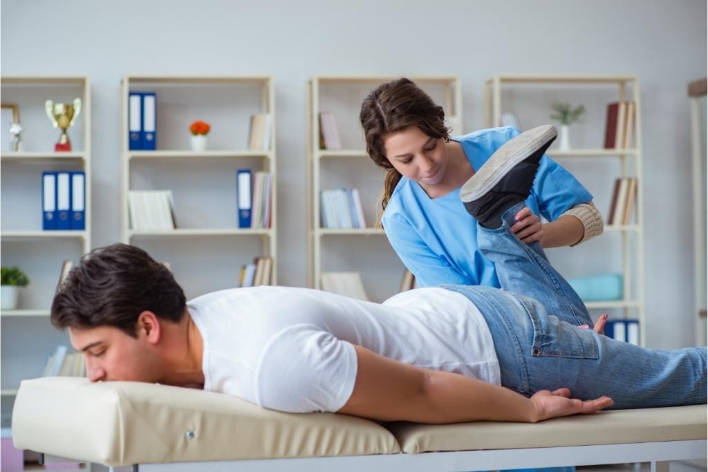 6 Ways Chiropractic Treatment Can Help With Back Pain