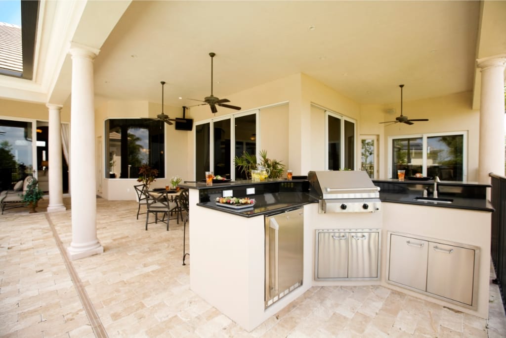 Top 10 Questions You Must Ask Before Hiring An Outdoor Kitchen Builder