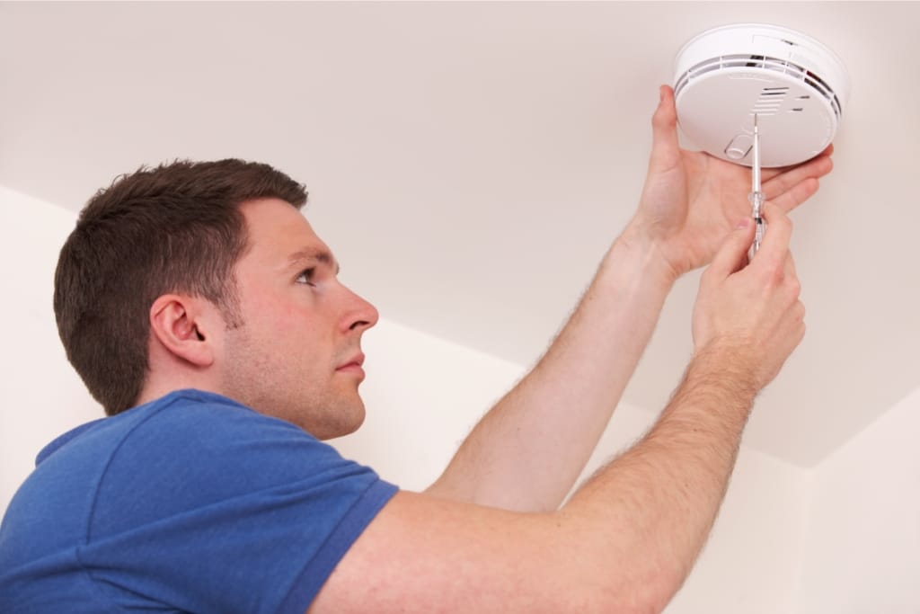 2 Types Of Carbon Monoxide Detectors That Can Save Your Life