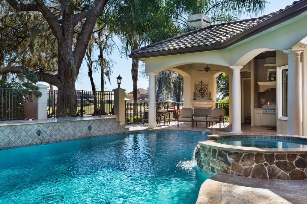 12 Tips For Buying A Custom Swimming Pool Without Overspending