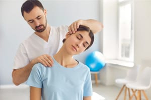 5 Signs That You Need To Visit The Chiropractor Now