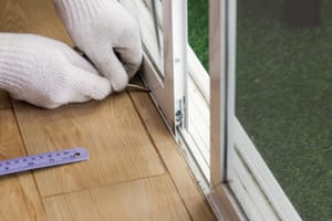 5 Mistakes To Avoid When Hiring A Sliding Door Repair Company