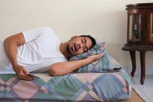 10 Nighttime Habits To Help You Keep Your Mouth Shut While Sleeping