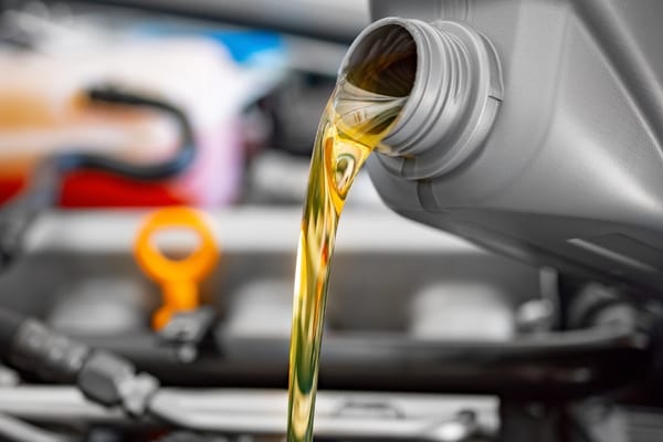 5 Reasons To Hire A Mobile Mechanic For Oil Changes