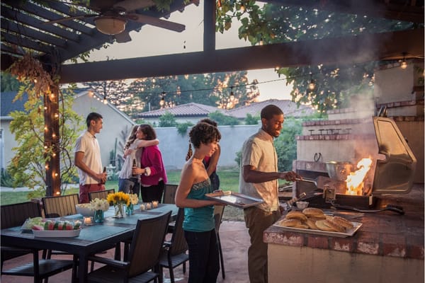 7 Fun Ways To Say Goodbye To Neighbors When Moving