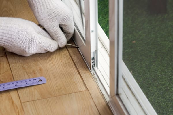 5 Mistakes To Avoid When Hiring A Sliding Door Repair Company
