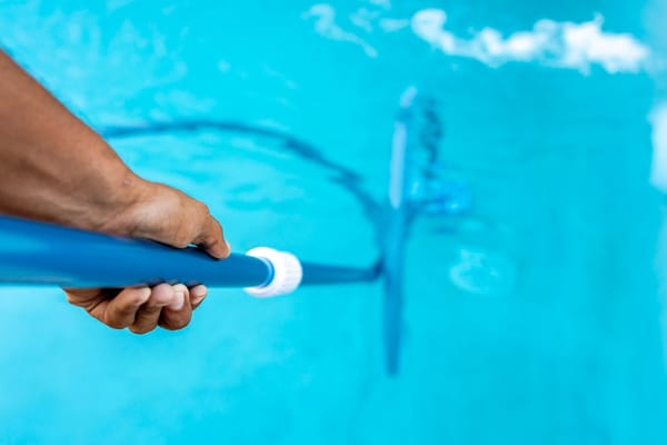 5 Ways To Remove Scale From A Swimming Pool For A Flawless Finish
